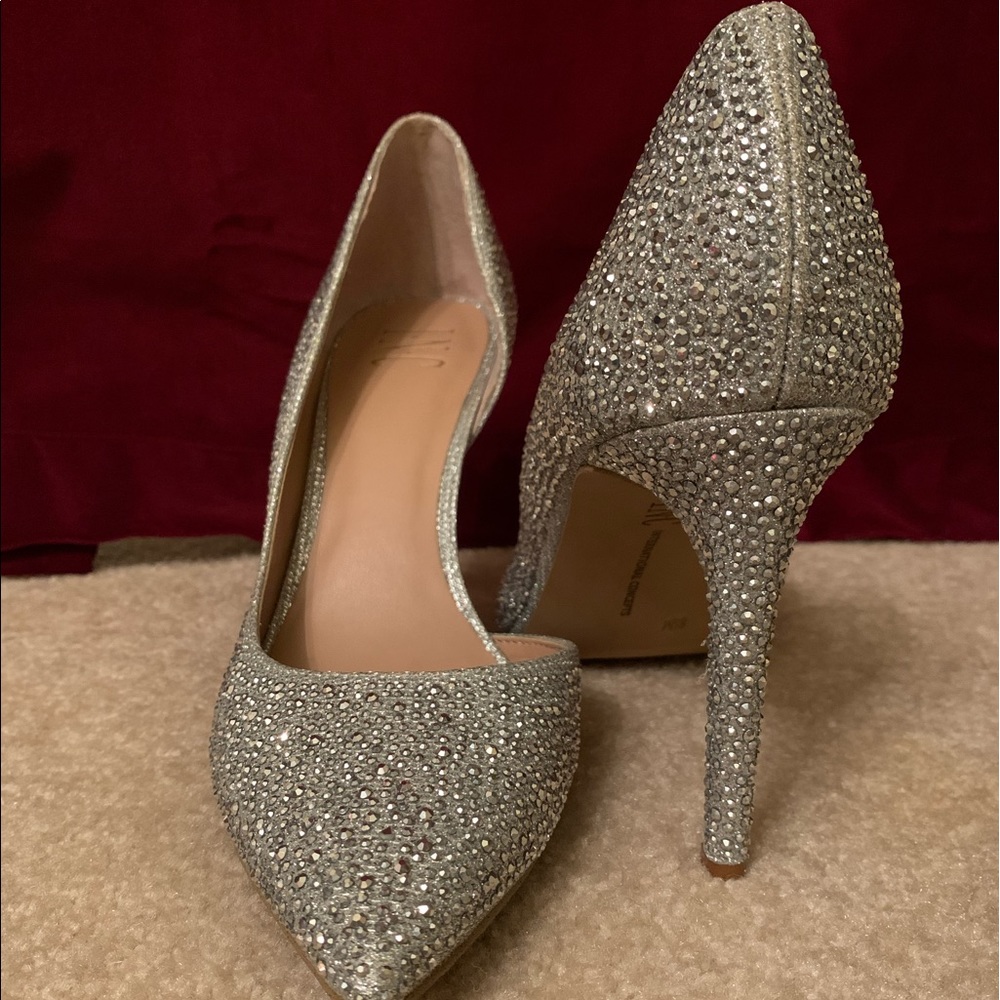 International Concepts Heels - Picture 2 of 5